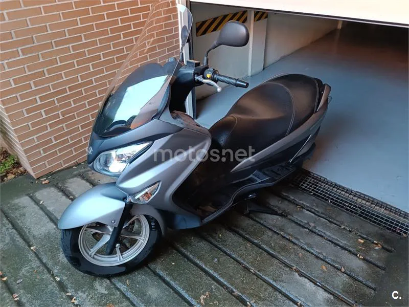 Suzuki Burgman 125 – Vista 2