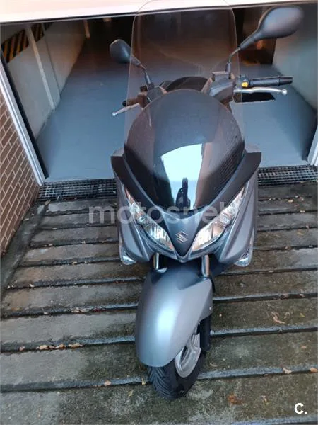Suzuki Burgman 125 – Vista 3