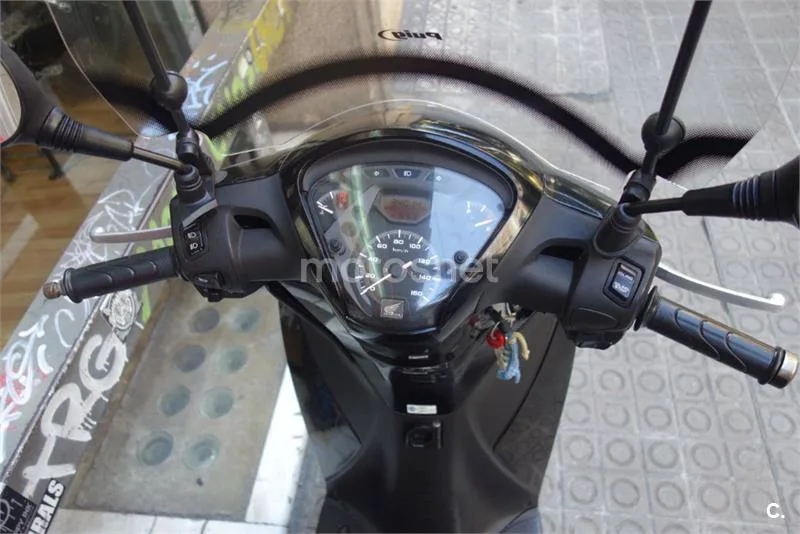 Honda SH 125i – Vista 4