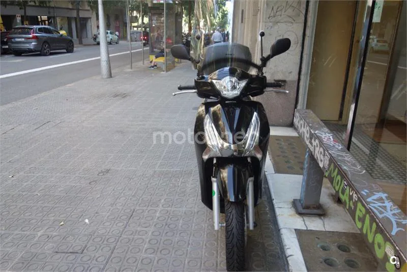 Honda SH 125i – Vista 9