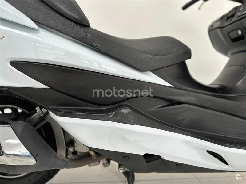 Suzuki Burgman 400 – Vista 11