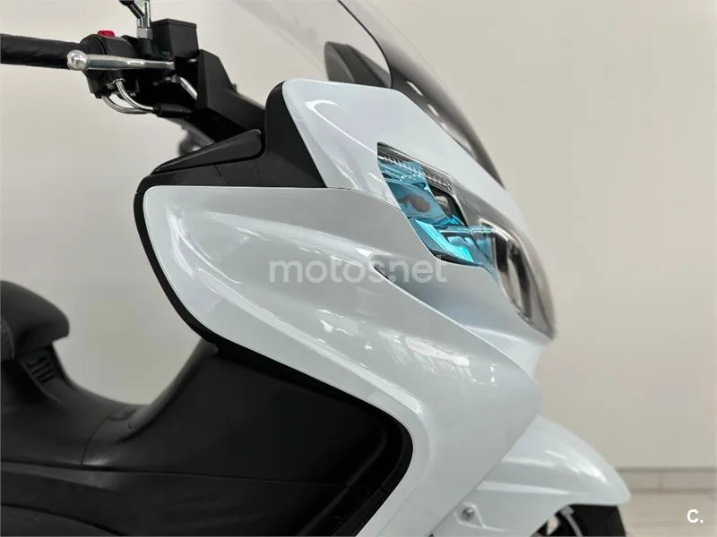 Suzuki Burgman 400 – Vista 13
