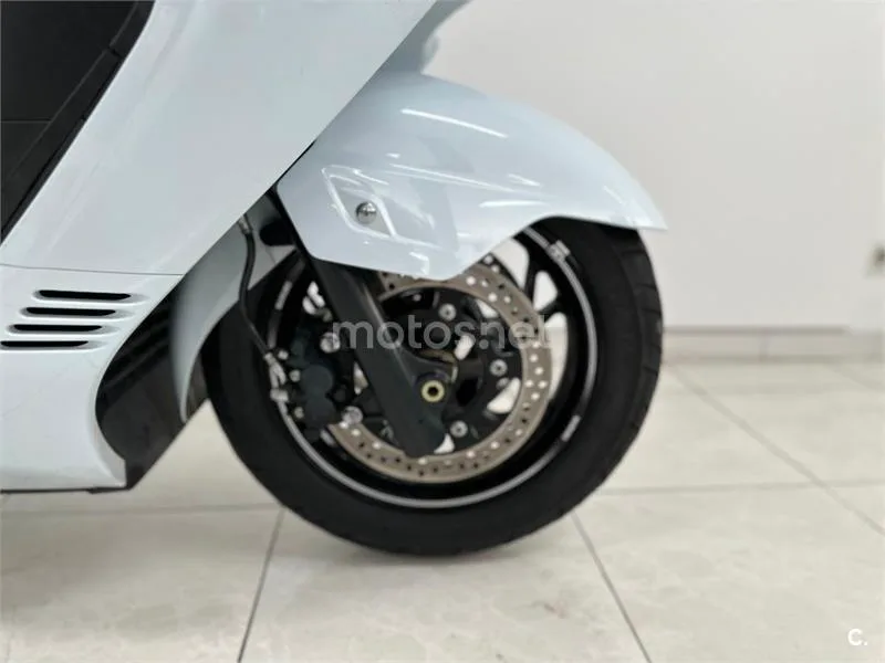 Suzuki Burgman 400 – Vista 14