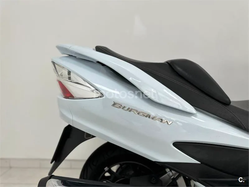 Suzuki Burgman 400 – Vista 9