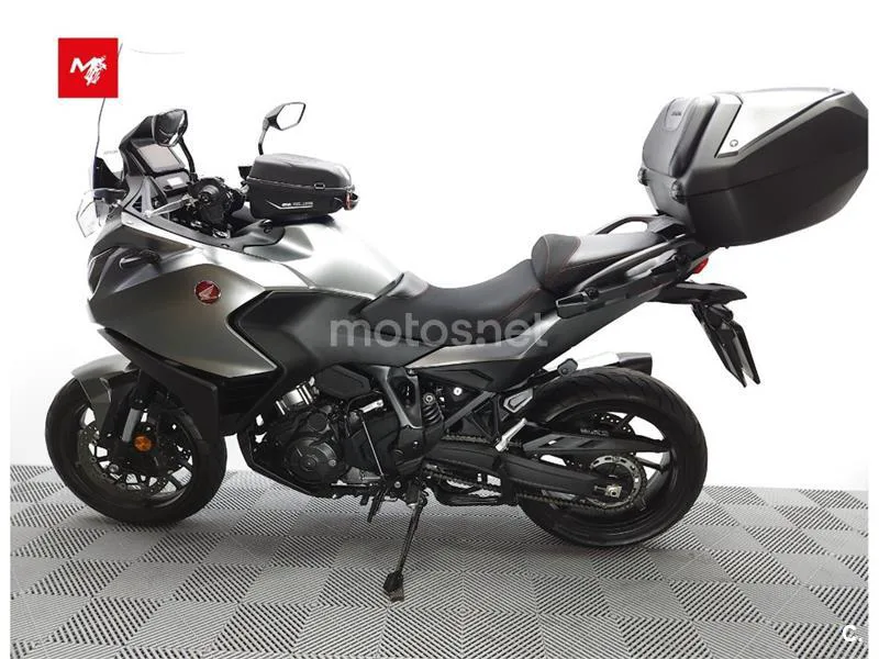 Honda NT1100 – Vista 18