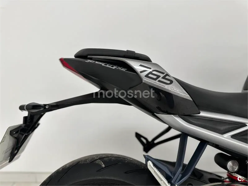 Triumph Street Triple 765 – Vista 11