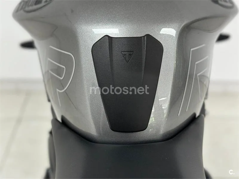 Triumph Street Triple 765 – Vista 21