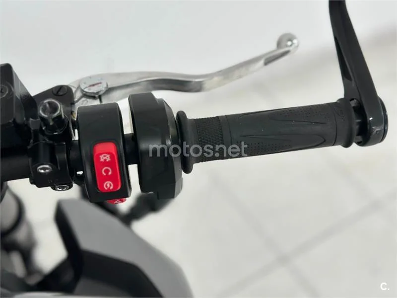 Triumph Street Triple 765 – Vista 22