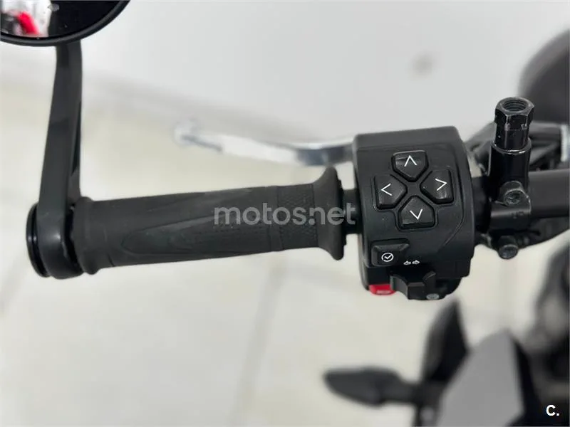 Triumph Street Triple 765 – Vista 23
