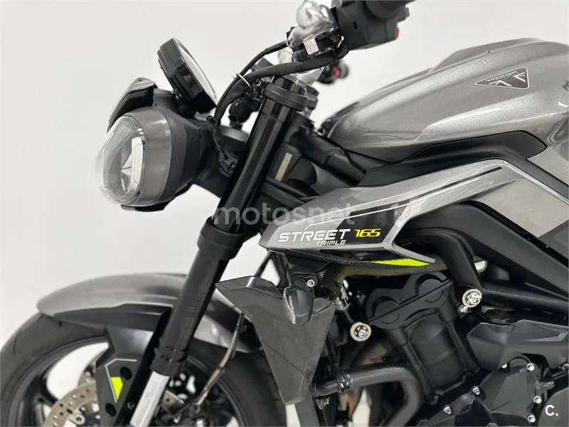Triumph Street Triple 765 – Vista 27
