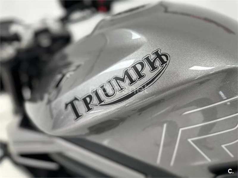 Triumph Street Triple 765 – Vista 35