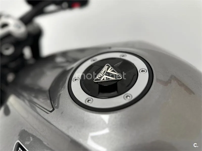 Triumph Street Triple 765 – Vista 36