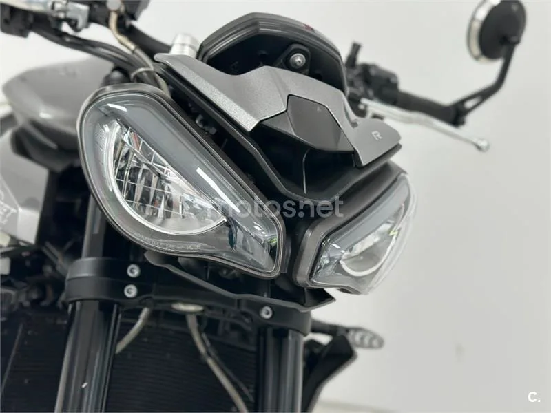 Triumph Street Triple 765 – Vista 7