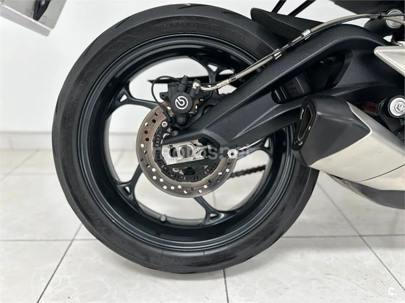 Triumph Street Triple 765 – Vista 10