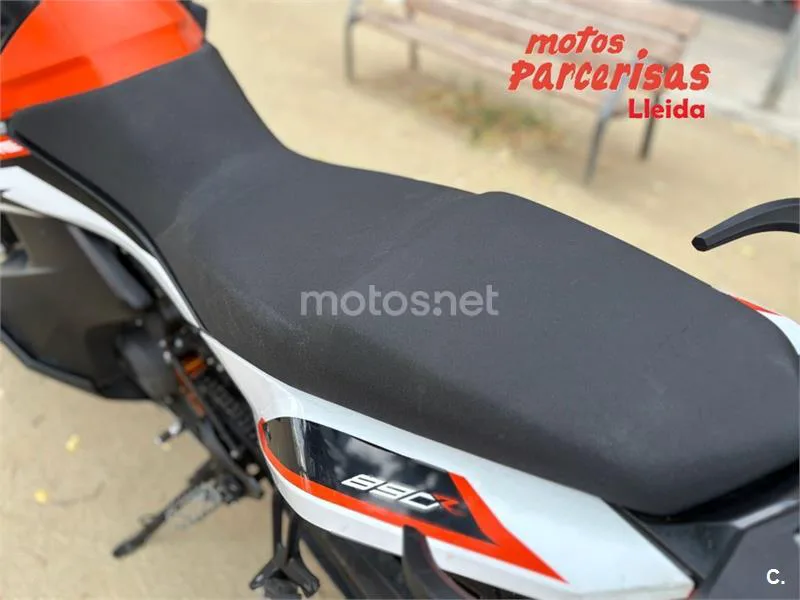 KTM 890 – Vista 11