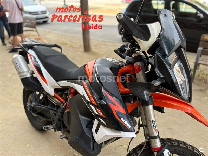 KTM 890 – Vista 12