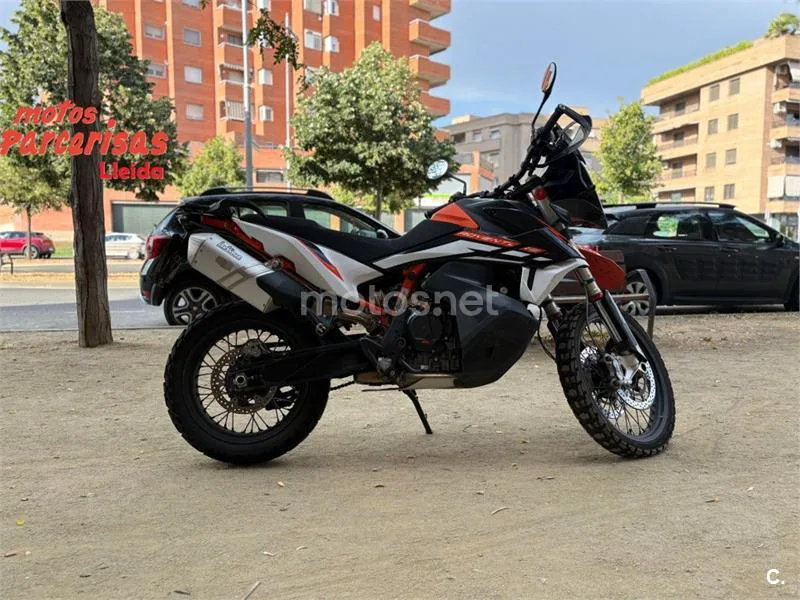 KTM 890 – Vista 4