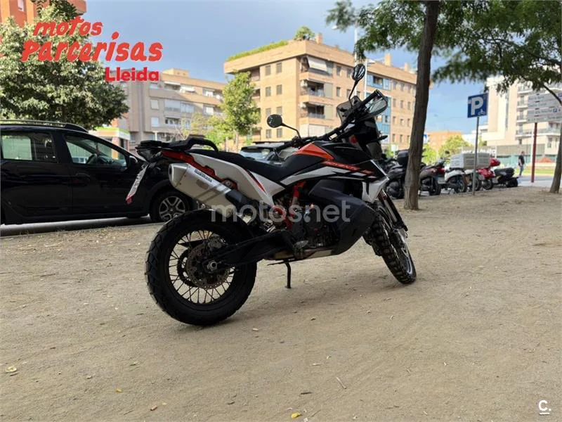 KTM 890 – Vista 6