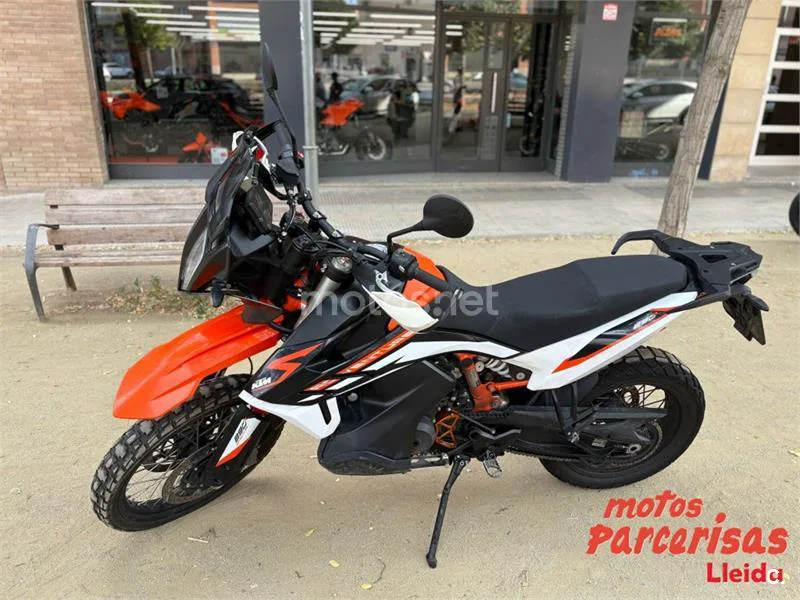KTM 890 – Vista 7