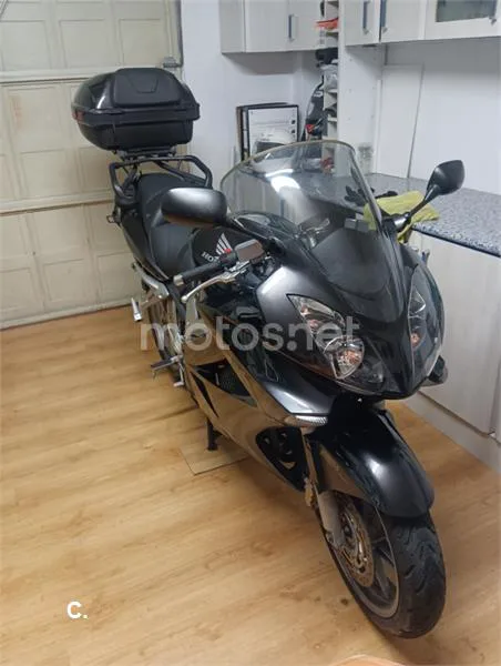 Honda VFR 800 – Vista 12