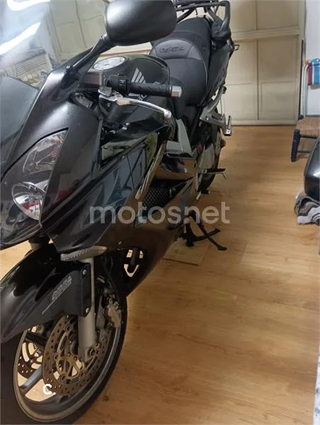 Honda VFR 800 – Vista 14