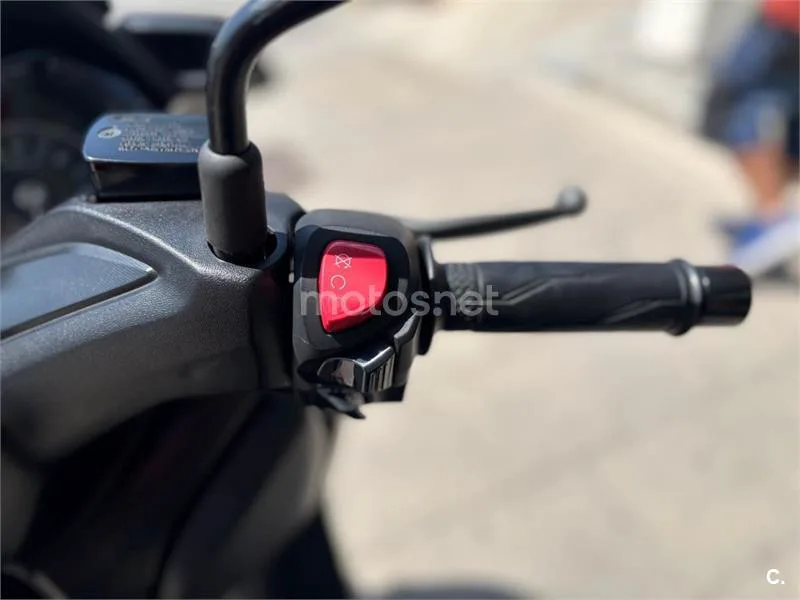 Yamaha XMAX 125 - Vista 14