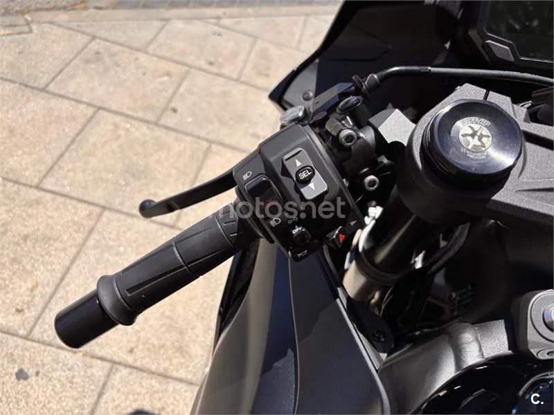 Kawasaki Ninja ZX-6R – Vista 15