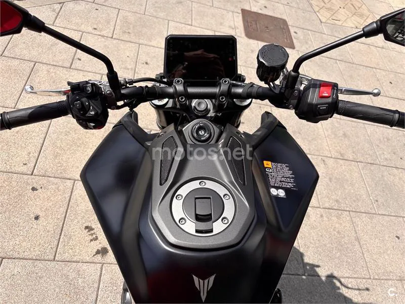 Yamaha MT-09 - Vista 13