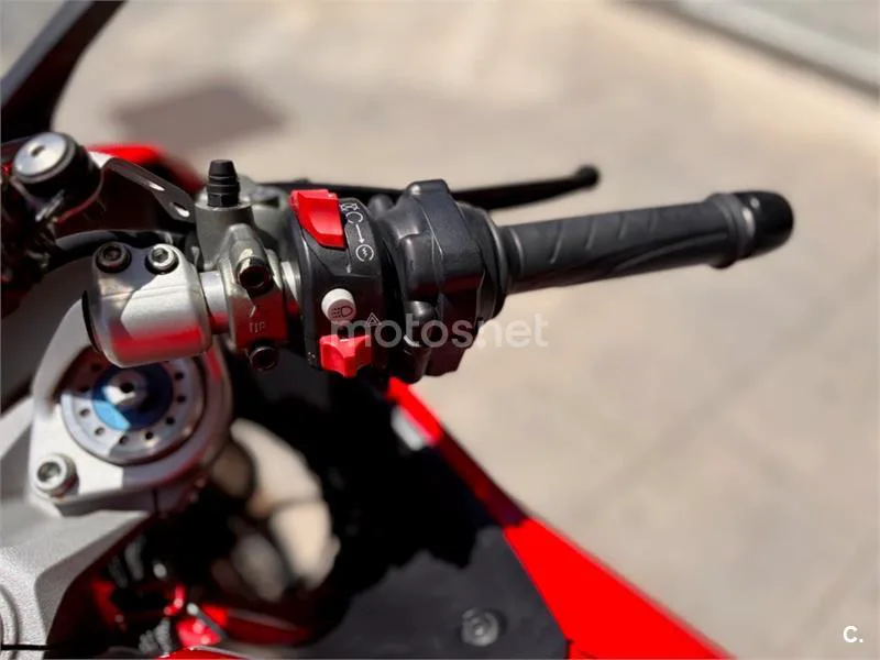 Ducati SuperSport – Vista 17