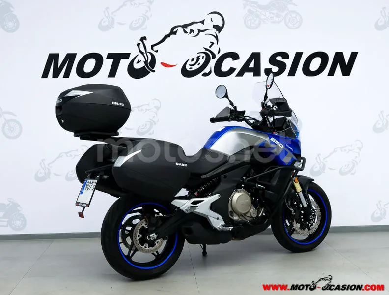 CFMOTO 650MT – Vista 3