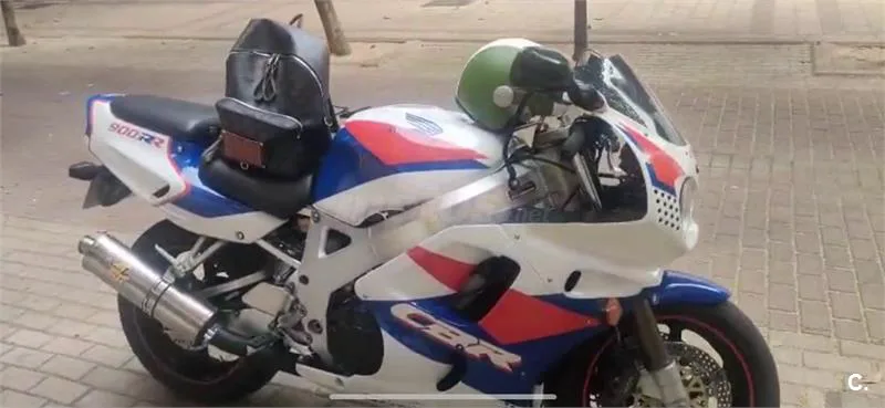 Honda CBR 900 RR Fireblade – Vista 3