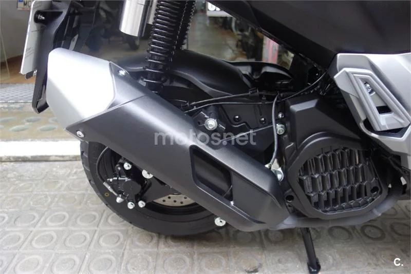 Voge SR1 ADV 125 – Vista 18