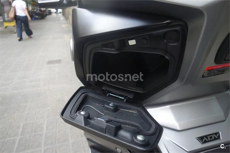Voge SR1 ADV 125 – Vista 10