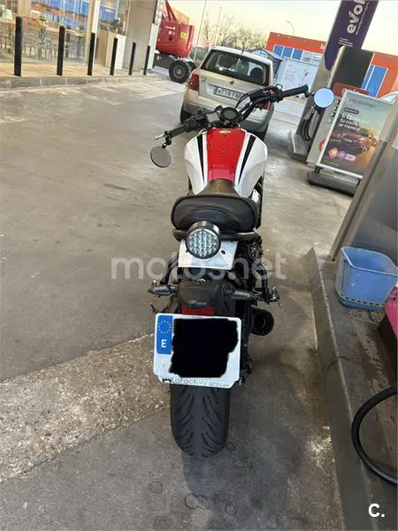Yamaha XSR 700 – Vista 3