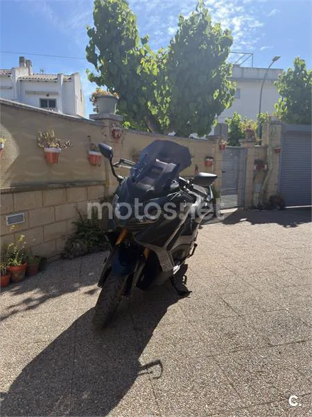 Yamaha TMAX – Vista 2