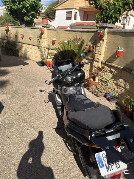 Yamaha TMAX – Vista 7