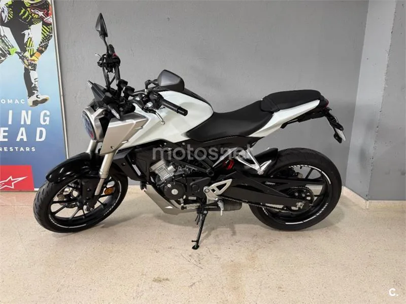 Honda CB 125 R – Vista 3