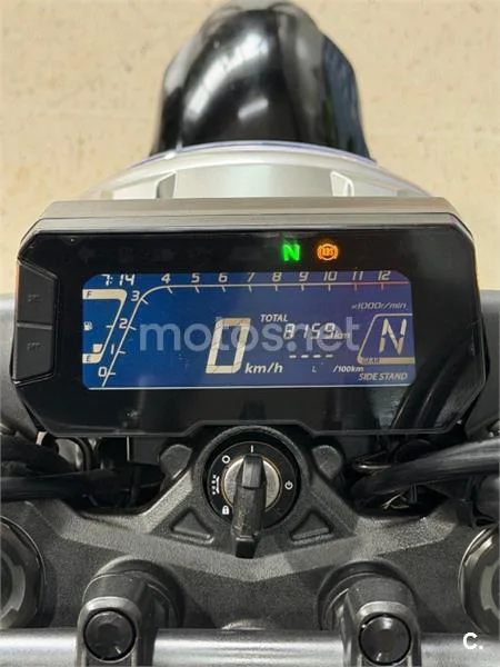 Honda CB 125 R – Vista 4