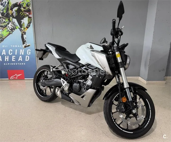 Honda CB 125 R – Vista 9