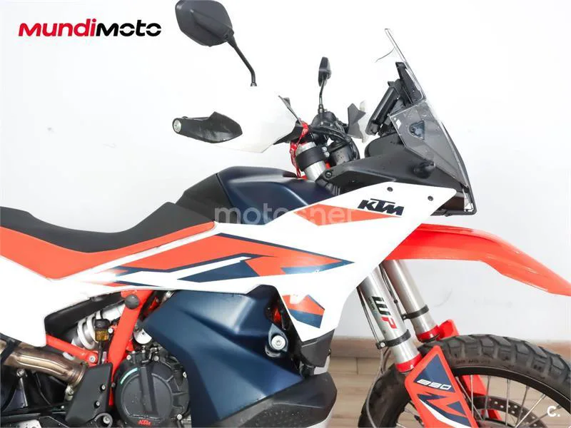 KTM 890 – Vista 21