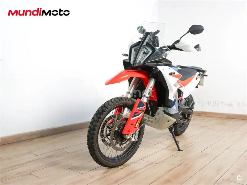 KTM 890 – Vista 7
