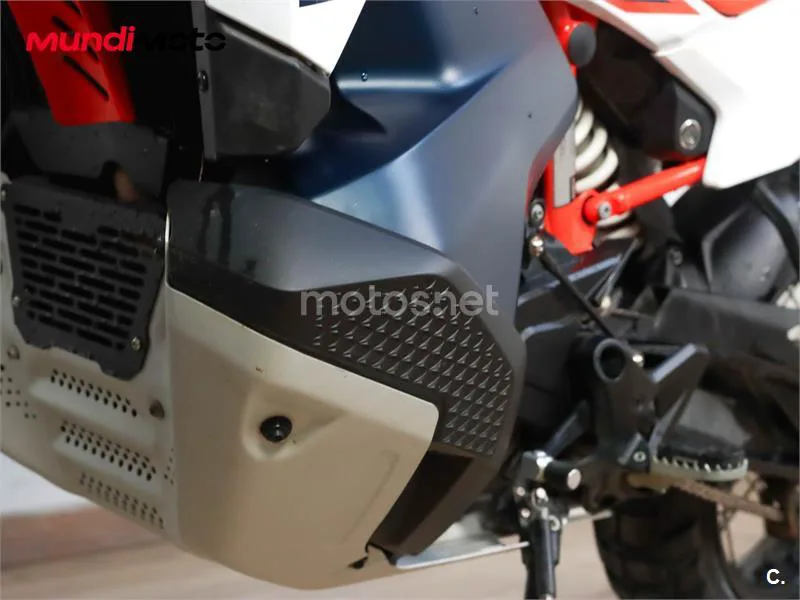 KTM 890 – Vista 10