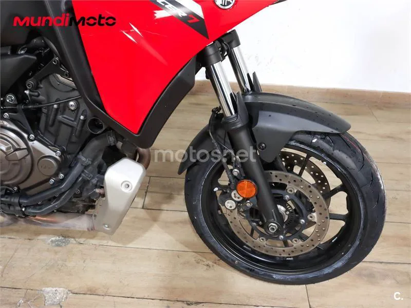 Yamaha Tracer 7 – Vista 27