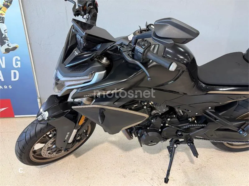 CFMOTO 800 NK Advanced – Vista 6