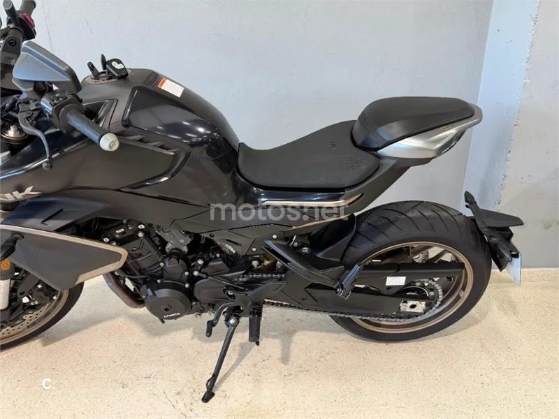 CFMOTO 800 NK Advanced – Vista 7
