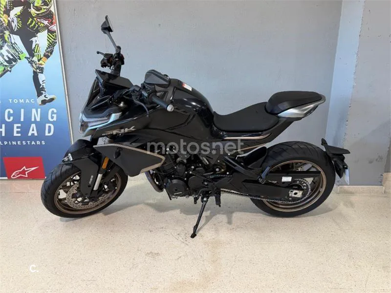 CFMOTO 800 NK Advanced – Vista 8