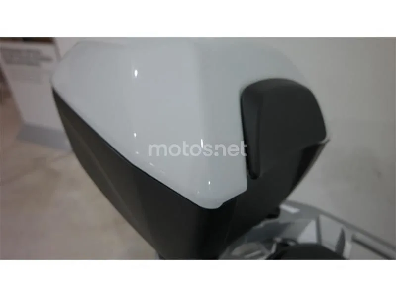 BMW C 400 GT – Vista 12