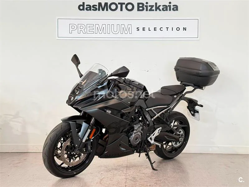 Suzuki GSX-8R – Vista 13