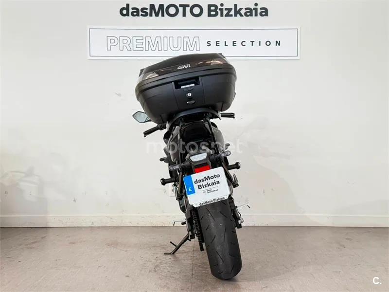 Suzuki GSX-8R – Vista 4