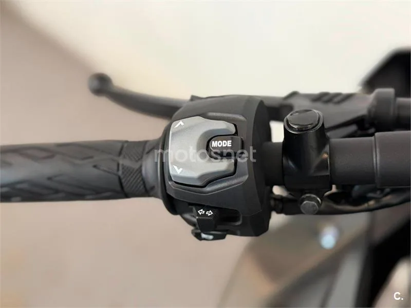 Suzuki GSX-8R – Vista 5